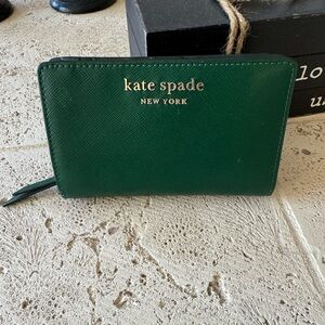 Kate Spade New York Cameron compact wallet 6x3.5